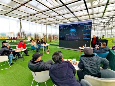 德陽市老科協組織專家考察什邡蔬菜現代農業產業園